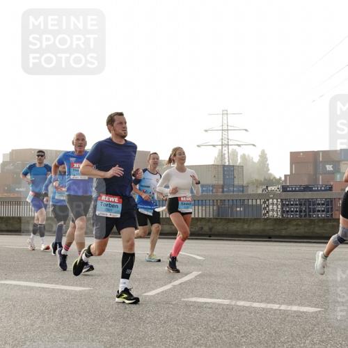 03.10.2026 - Köhlbrandbrückenlauf Michael Burmester http://msf.ph/oto/10770169 03.10.2026 09:13:28 Position 3 2301, 1426 meine-sportfotos.de