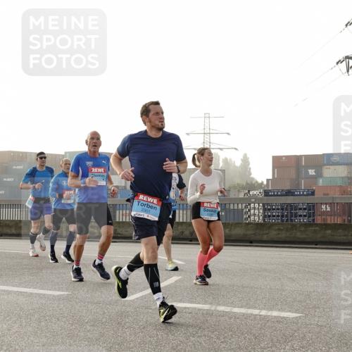 03.10.2026 - Köhlbrandbrückenlauf Michael Burmester http://msf.ph/oto/10770175 03.10.2026 09:13:29 Position 3 1713, 2301, 1426 meine-sportfotos.de