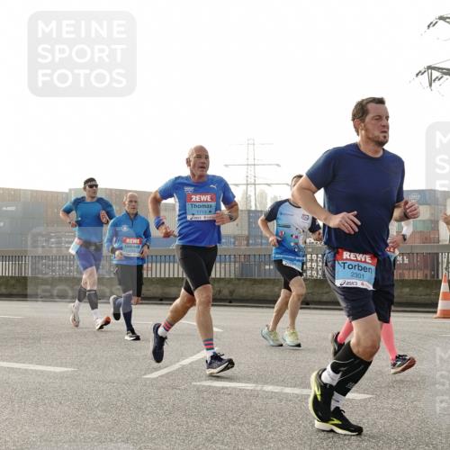 03.10.2026 - Köhlbrandbrückenlauf Michael Burmester http://msf.ph/oto/10770176 03.10.2026 09:13:29 Position 3 1713, 2301 meine-sportfotos.de