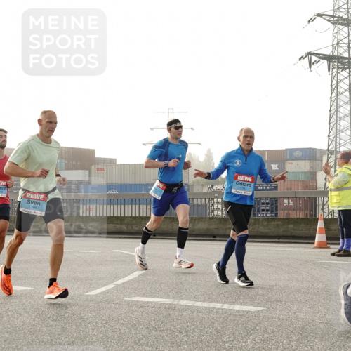 03.10.2026 - Köhlbrandbrückenlauf Michael Burmester http://msf.ph/oto/10770189 03.10.2026 09:13:30 Position 3 3747, 1196, 1703 meine-sportfotos.de