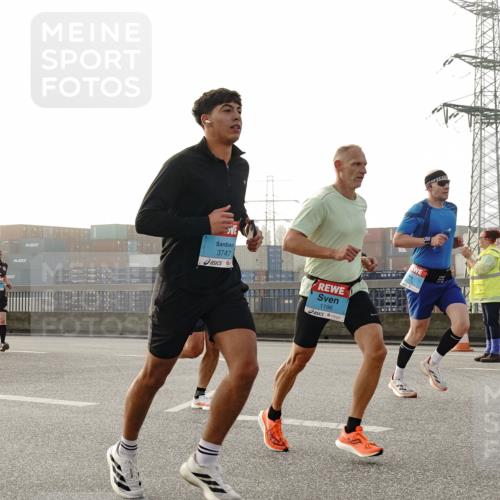 03.10.2026 - Köhlbrandbrückenlauf Michael Burmester http://msf.ph/oto/10770194 03.10.2026 09:13:31 Position 3 3747, 1196, 1703 meine-sportfotos.de