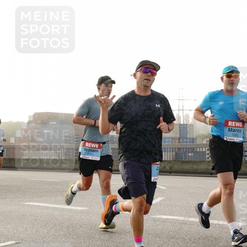 03.10.2026 - Köhlbrandbrückenlauf Michael Burmester http://msf.ph/oto/10770215 03.10.2026 09:13:34 Position 3 2225, 1262 meine-sportfotos.de