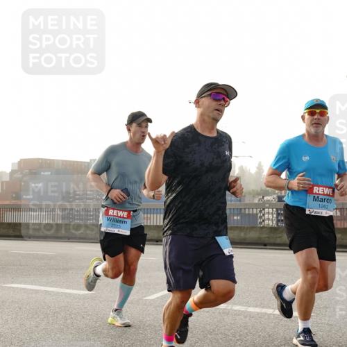 03.10.2026 - Köhlbrandbrückenlauf Michael Burmester http://msf.ph/oto/10770217 03.10.2026 09:13:34 Position 3 2225, 1262 meine-sportfotos.de
