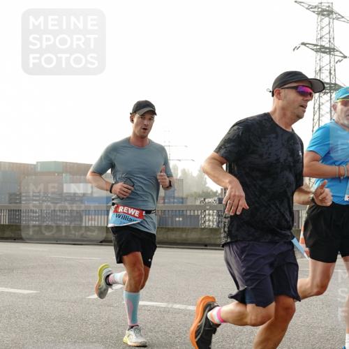 03.10.2026 - Köhlbrandbrückenlauf Michael Burmester http://msf.ph/oto/10770223 03.10.2026 09:13:35 Position 3 22, 000, 12600 meine-sportfotos.de