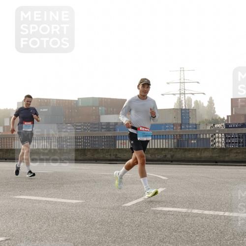 03.10.2026 - Köhlbrandbrückenlauf Michael Burmester http://msf.ph/oto/10770230 03.10.2026 09:13:36 Position 3  meine-sportfotos.de