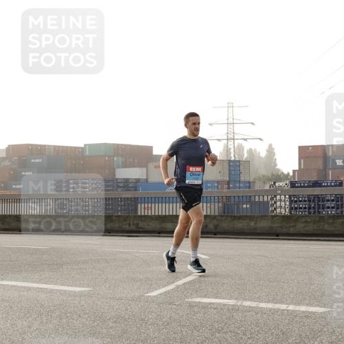 03.10.2026 - Köhlbrandbrückenlauf Michael Burmester http://msf.ph/oto/10770237 03.10.2026 09:13:37 Position 3  meine-sportfotos.de