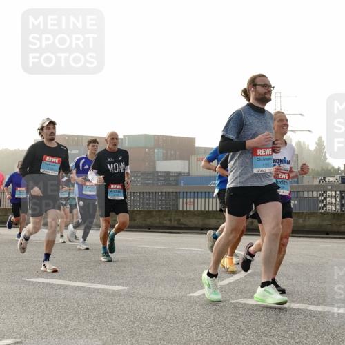 03.10.2026 - Köhlbrandbrückenlauf Michael Burmester http://msf.ph/oto/10770250 03.10.2026 09:13:43 Position 3 2145, 2137, 1355, 12189 meine-sportfotos.de
