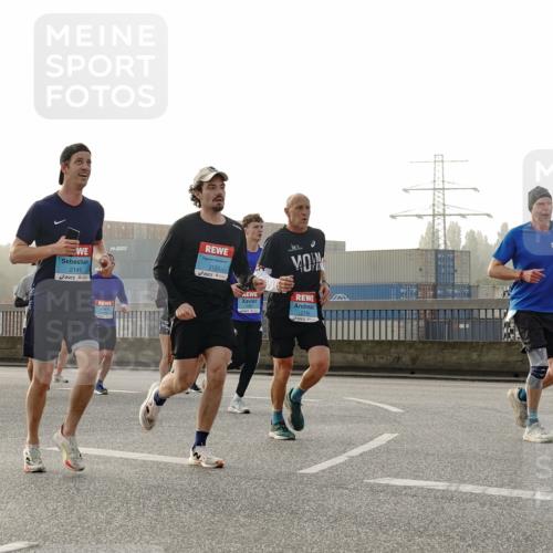 03.10.2026 - Köhlbrandbrückenlauf Michael Burmester http://msf.ph/oto/10770256 03.10.2026 09:13:44 Position 3 1829, 2145, 2137, 2189 meine-sportfotos.de