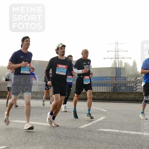 03.10.2026 - Köhlbrandbrückenlauf Michael Burmester http://msf.ph/oto/10770258 03.10.2026 09:13:44 Position 3 2145, 2137, 1073 meine-sportfotos.de