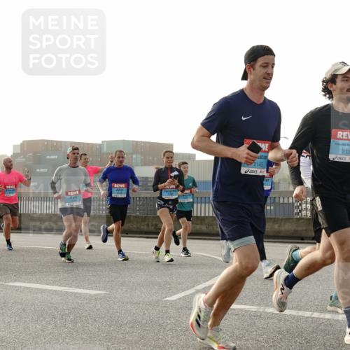 03.10.2026 - Köhlbrandbrückenlauf Michael Burmester http://msf.ph/oto/10770266 03.10.2026 09:13:45 Position 3 2145, 2137 meine-sportfotos.de