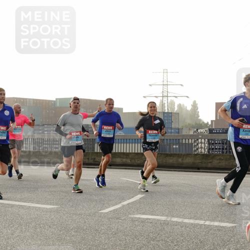 03.10.2026 - Köhlbrandbrückenlauf Michael Burmester http://msf.ph/oto/10770268 03.10.2026 09:13:45 Position 3  meine-sportfotos.de