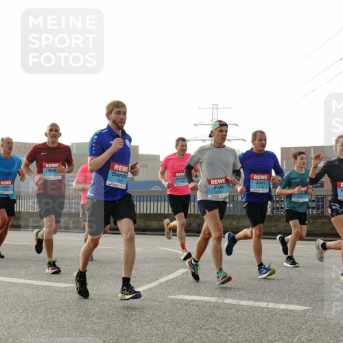 03.10.2026 - Köhlbrandbrückenlauf Michael Burmester http://msf.ph/oto/10770277 03.10.2026 09:13:46 Position 3 1829, 2182, 2138 meine-sportfotos.de