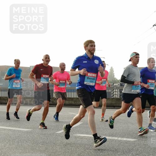 03.10.2026 - Köhlbrandbrückenlauf Michael Burmester http://msf.ph/oto/10770285 03.10.2026 09:13:47 Position 3 1829, 2182, 2138 meine-sportfotos.de