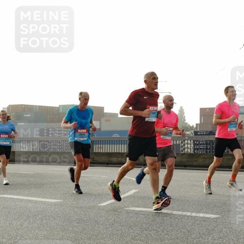03.10.2026 - Köhlbrandbrückenlauf Michael Burmester http://msf.ph/oto/10770287 03.10.2026 09:13:47 Position 3 2150, 1829 meine-sportfotos.de