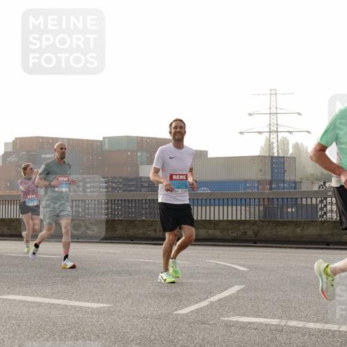 03.10.2026 - Köhlbrandbrückenlauf Michael Burmester http://msf.ph/oto/10770320 03.10.2026 09:13:52 Position 3 3837, 2163 meine-sportfotos.de