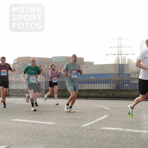 03.10.2026 - Köhlbrandbrückenlauf Michael Burmester http://msf.ph/oto/10770324 03.10.2026 09:13:53 Position 3 15 meine-sportfotos.de