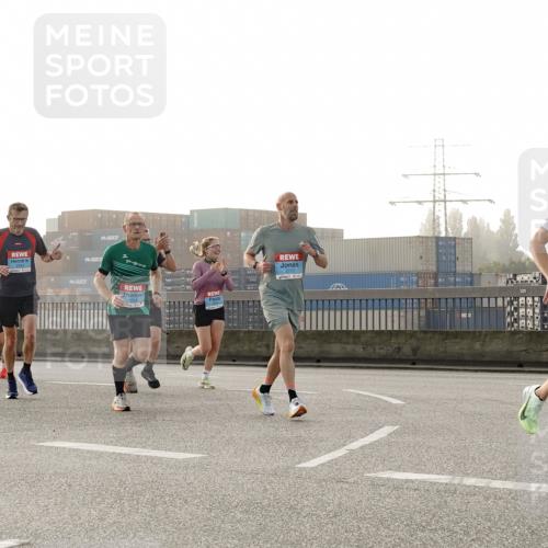 03.10.2026 - Köhlbrandbrückenlauf Michael Burmester http://msf.ph/oto/10770326 03.10.2026 09:13:53 Position 3  meine-sportfotos.de