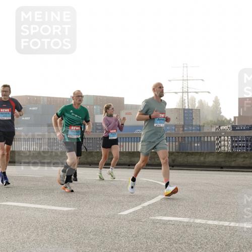 03.10.2026 - Köhlbrandbrückenlauf Michael Burmester http://msf.ph/oto/10770334 03.10.2026 09:13:53 Position 3 19 meine-sportfotos.de