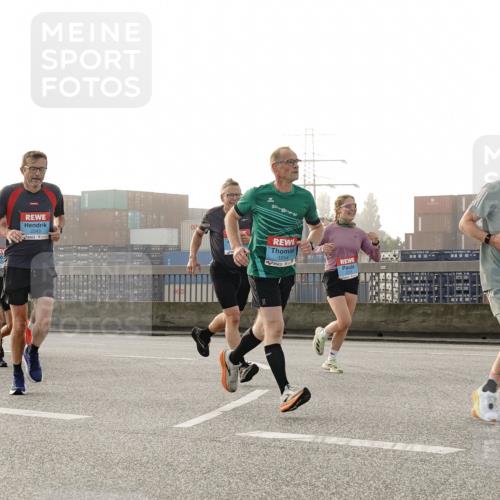 03.10.2026 - Köhlbrandbrückenlauf Michael Burmester http://msf.ph/oto/10770342 03.10.2026 09:13:54 Position 3 2243, 2222 meine-sportfotos.de