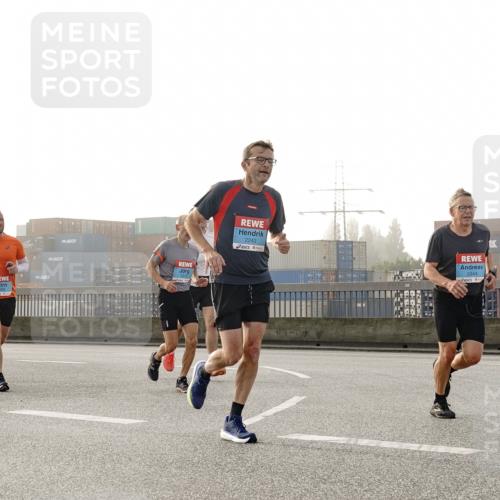 03.10.2026 - Köhlbrandbrückenlauf Michael Burmester http://msf.ph/oto/10770350 03.10.2026 09:13:55 Position 3 2243, 2344 meine-sportfotos.de