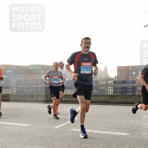 03.10.2026 - Köhlbrandbrückenlauf Michael Burmester http://msf.ph/oto/10770355 03.10.2026 09:13:55 Position 3 2243, 00, 2344 meine-sportfotos.de