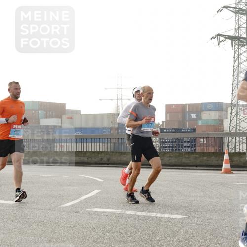 03.10.2026 - Köhlbrandbrückenlauf Michael Burmester http://msf.ph/oto/10770361 03.10.2026 09:13:56 Position 3 2215, 0313 meine-sportfotos.de
