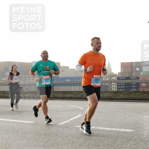 03.10.2026 - Köhlbrandbrückenlauf Michael Burmester http://msf.ph/oto/10770368 03.10.2026 09:13:57 Position 3 1, 1604, 2395 meine-sportfotos.de