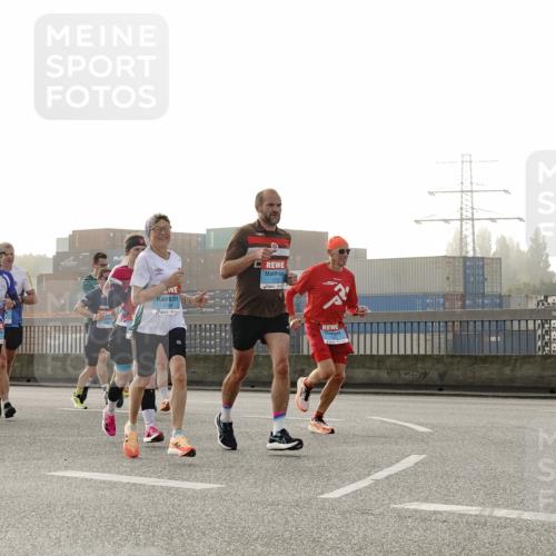 03.10.2026 - Köhlbrandbrückenlauf Michael Burmester http://msf.ph/oto/10770384 03.10.2026 09:14:00 Position 3 1532 meine-sportfotos.de