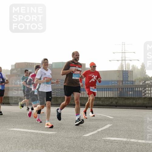03.10.2026 - Köhlbrandbrückenlauf Michael Burmester http://msf.ph/oto/10770386 03.10.2026 09:14:00 Position 3  meine-sportfotos.de