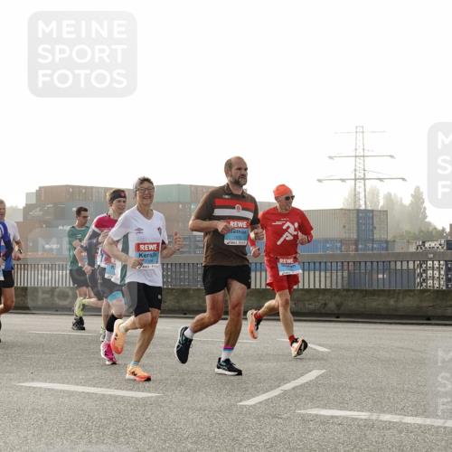 03.10.2026 - Köhlbrandbrückenlauf Michael Burmester http://msf.ph/oto/10770388 03.10.2026 09:14:00 Position 3 1532 meine-sportfotos.de