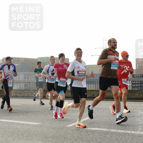 03.10.2026 - Köhlbrandbrückenlauf Michael Burmester http://msf.ph/oto/10770394 03.10.2026 09:14:00 Position 3 1812 meine-sportfotos.de