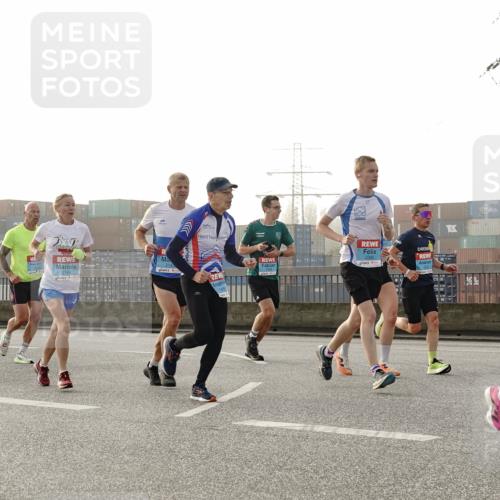 03.10.2026 - Köhlbrandbrückenlauf Michael Burmester http://msf.ph/oto/10770408 03.10.2026 09:14:02 Position 3 214, 1812 meine-sportfotos.de