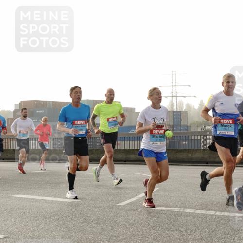 03.10.2026 - Köhlbrandbrückenlauf Michael Burmester http://msf.ph/oto/10770416 03.10.2026 09:14:03 Position 3 2144, 2143 meine-sportfotos.de