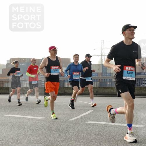 03.10.2026 - Köhlbrandbrückenlauf Michael Burmester http://msf.ph/oto/10770440 03.10.2026 09:14:06 Position 3 1371, 3185 meine-sportfotos.de