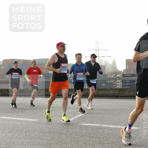 03.10.2026 - Köhlbrandbrückenlauf Michael Burmester http://msf.ph/oto/10770444 03.10.2026 09:14:06 Position 3 3185, 1152, 238 meine-sportfotos.de