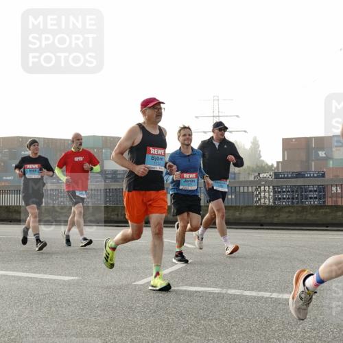 03.10.2026 - Köhlbrandbrückenlauf Michael Burmester http://msf.ph/oto/10770446 03.10.2026 09:14:06 Position 3 3185, 3 meine-sportfotos.de
