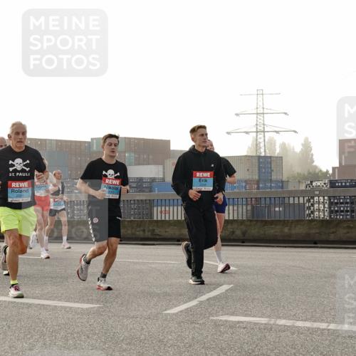 03.10.2026 - Köhlbrandbrückenlauf Michael Burmester http://msf.ph/oto/10770454 03.10.2026 09:14:09 Position 3 2055, 2244 meine-sportfotos.de