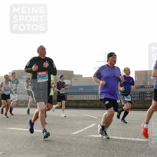 03.10.2026 - Köhlbrandbrückenlauf Michael Burmester http://msf.ph/oto/10770490 03.10.2026 09:14:13 Position 3 2379, 2270 meine-sportfotos.de