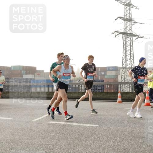 03.10.2026 - Köhlbrandbrückenlauf Michael Burmester http://msf.ph/oto/10770507 03.10.2026 09:14:15 Position 3  meine-sportfotos.de
