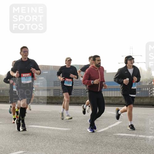 03.10.2026 - Köhlbrandbrückenlauf Michael Burmester http://msf.ph/oto/10770535 03.10.2026 09:14:19 Position 3 2462, 19 meine-sportfotos.de