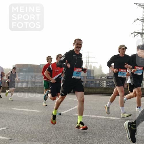 03.10.2026 - Köhlbrandbrückenlauf Michael Burmester http://msf.ph/oto/10770550 03.10.2026 09:14:20 Position 3 1320, 1608, 2462 meine-sportfotos.de