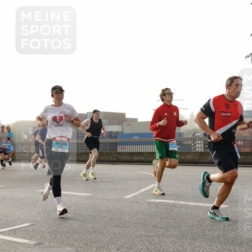 03.10.2026 - Köhlbrandbrückenlauf Michael Burmester http://msf.ph/oto/10770557 03.10.2026 09:14:21 Position 3 2382 meine-sportfotos.de