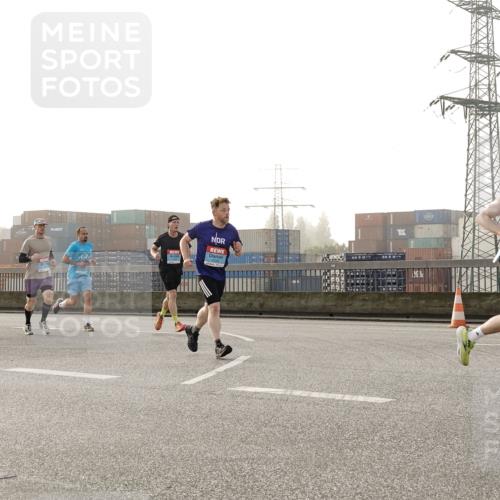 03.10.2026 - Köhlbrandbrückenlauf Michael Burmester http://msf.ph/oto/10770567 03.10.2026 09:14:23 Position 3  meine-sportfotos.de