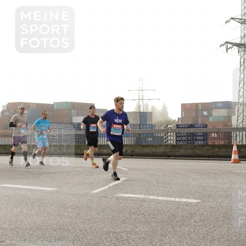 03.10.2026 - Köhlbrandbrückenlauf Michael Burmester http://msf.ph/oto/10770569 03.10.2026 09:14:23 Position 3  meine-sportfotos.de