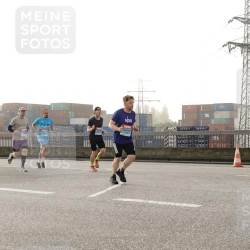 03.10.2026 - Köhlbrandbrückenlauf Michael Burmester http://msf.ph/oto/10770571 03.10.2026 09:14:23 Position 3 2018 meine-sportfotos.de