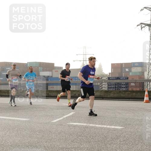 03.10.2026 - Köhlbrandbrückenlauf Michael Burmester http://msf.ph/oto/10770574 03.10.2026 09:14:23 Position 3 2018 meine-sportfotos.de