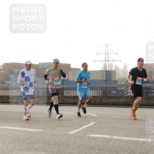 03.10.2026 - Köhlbrandbrückenlauf Michael Burmester http://msf.ph/oto/10770577 03.10.2026 09:14:24 Position 3  meine-sportfotos.de