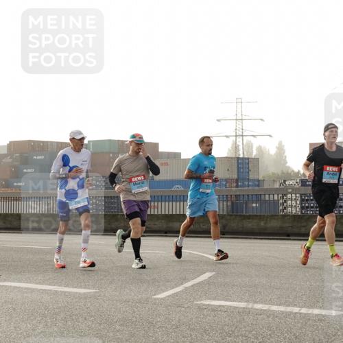 03.10.2026 - Köhlbrandbrückenlauf Michael Burmester http://msf.ph/oto/10770578 03.10.2026 09:14:24 Position 3  meine-sportfotos.de