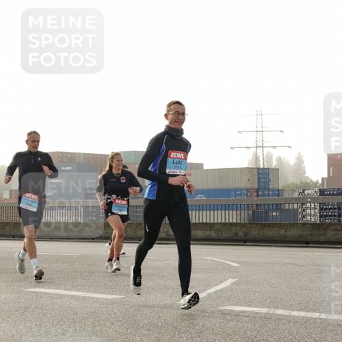 03.10.2026 - Köhlbrandbrückenlauf Michael Burmester http://msf.ph/oto/10770594 03.10.2026 09:14:26 Position 3 2, 2374 meine-sportfotos.de
