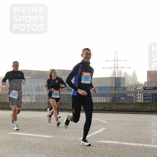 03.10.2026 - Köhlbrandbrückenlauf Michael Burmester http://msf.ph/oto/10770596 03.10.2026 09:14:26 Position 3 1787, 2374 meine-sportfotos.de